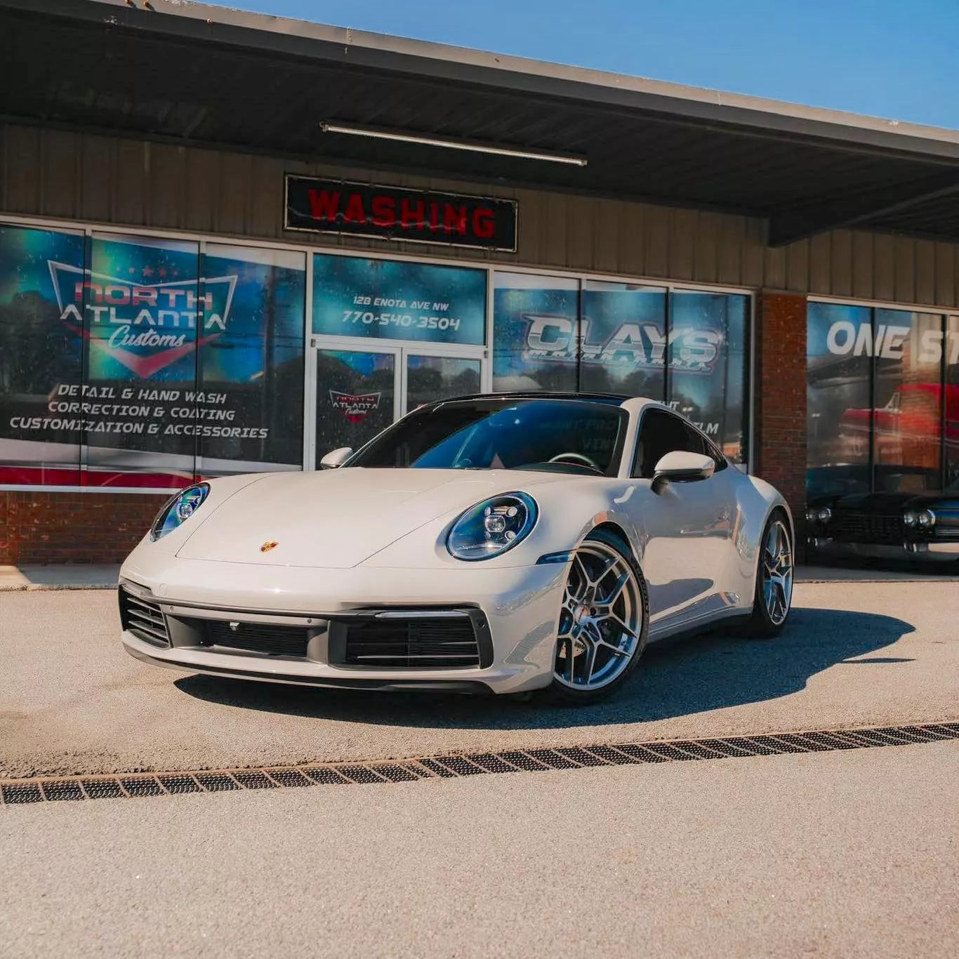Michael Chastain's 992 Porsche 911 Carrera S on Forgeline One Piece Forged Monoblock VV1R Wheels