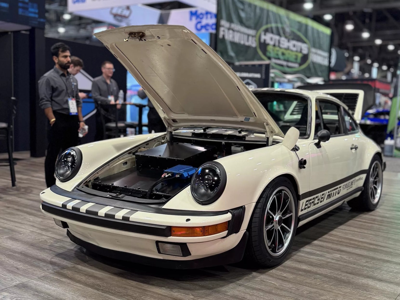 HP Tuners' 1984 Porsche 911 on Forgeline Forged Three Piece FU3HP Wheels