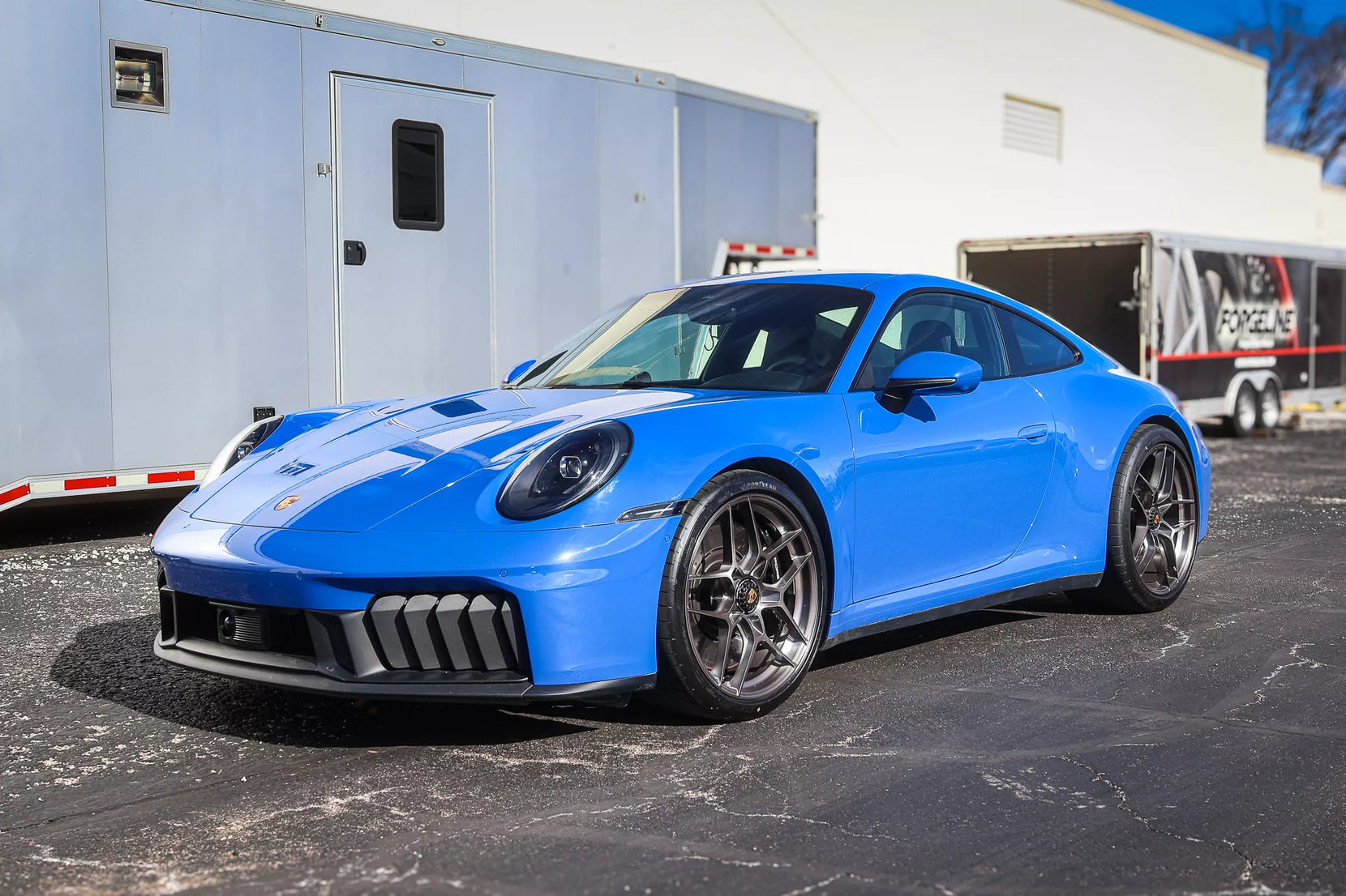 Alan Coleman's 992.2 Porsche 911 GTS on Forgeline One Piece Forged Monoblock VV1R Wheels