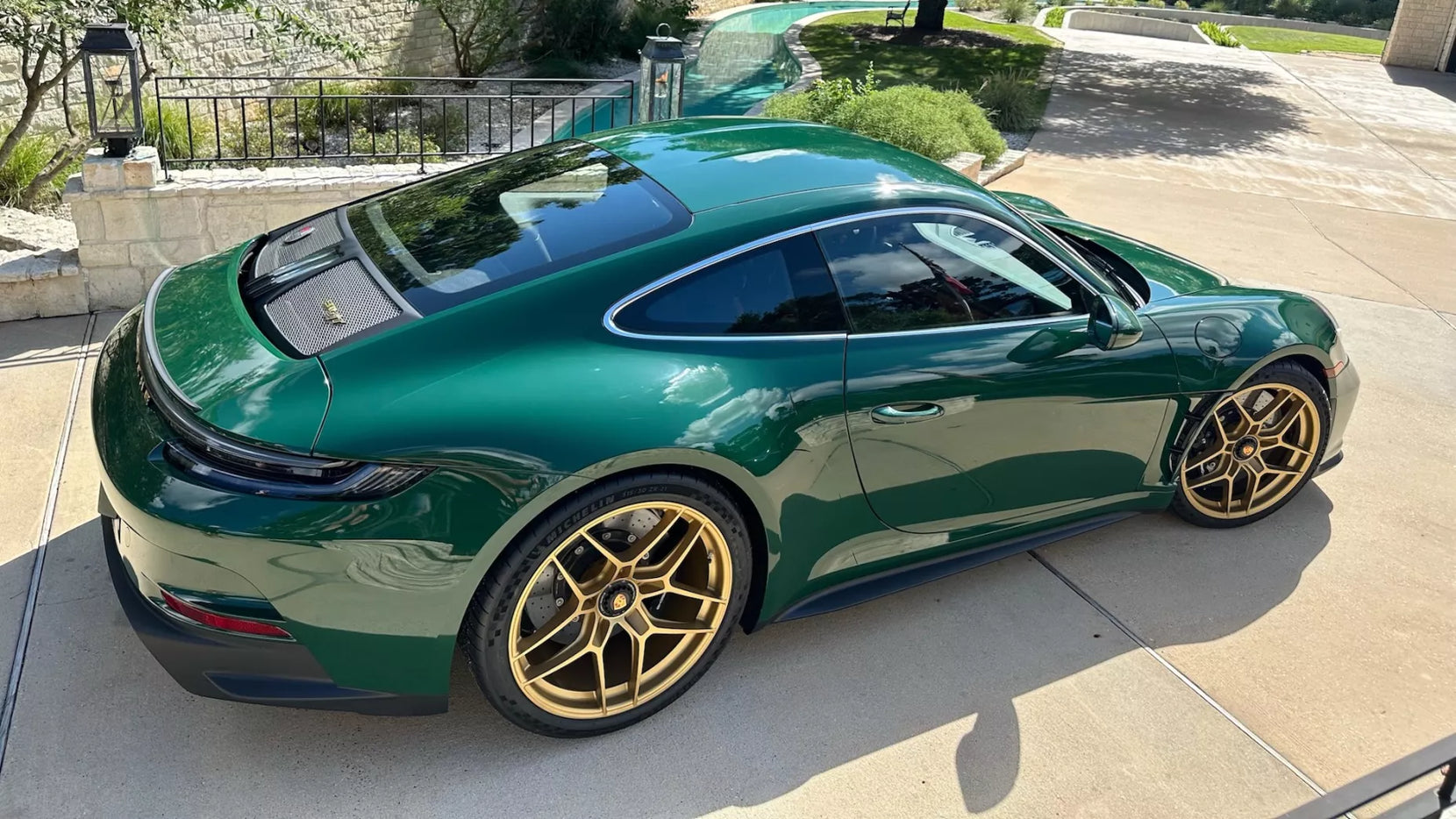 Matt Travis's 992 Porsche 911 S/T on Forgeline One Piece Forged Monoblock VV1R Wheels
