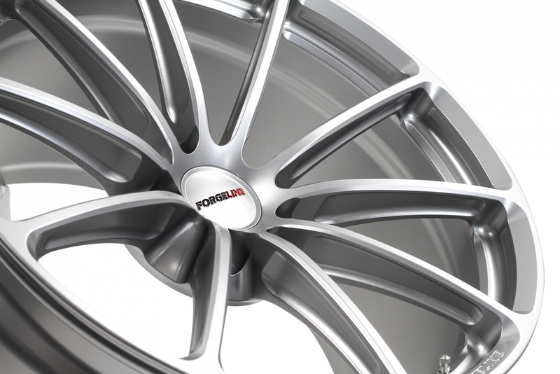 GT1 5-Lug Finished in Satin Hyper Silver, hub detail