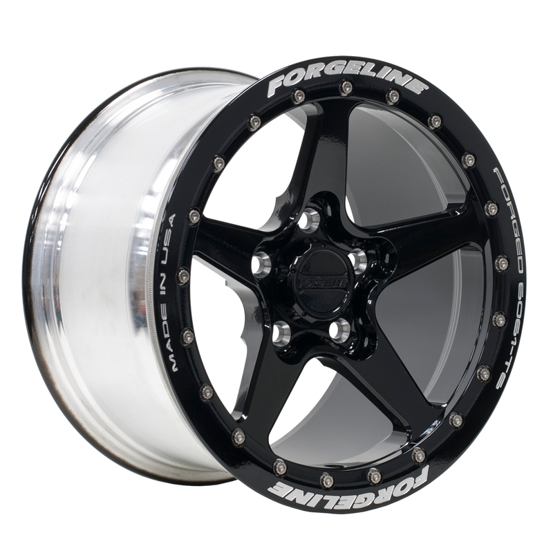 15-inch CF1R Beadlock finished in Gloss Black with Gloss Black ring