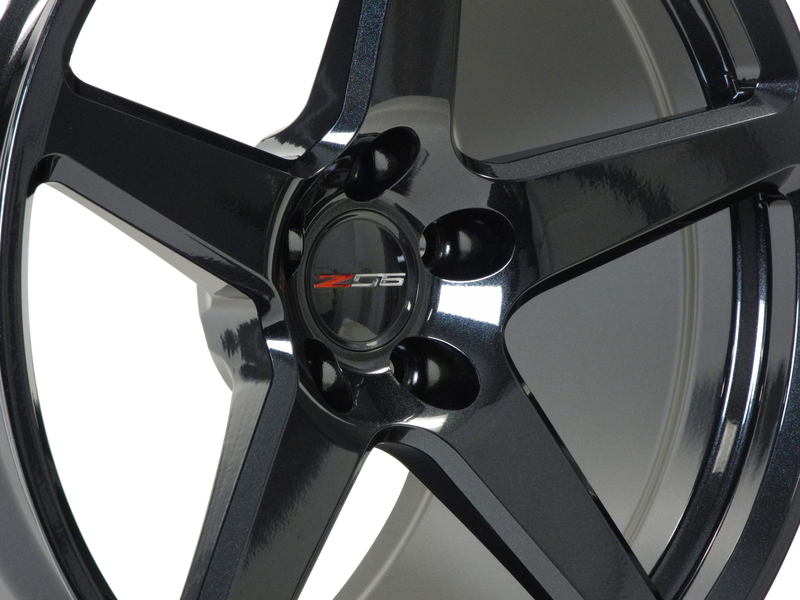 CF1 finished in Carbon Metallic Black with custom Z06 Deep Cap close up