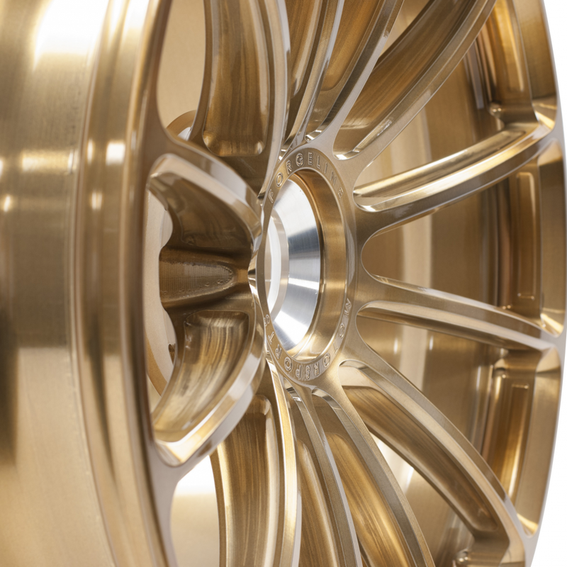 GT1 in Tinted Gold Close Up