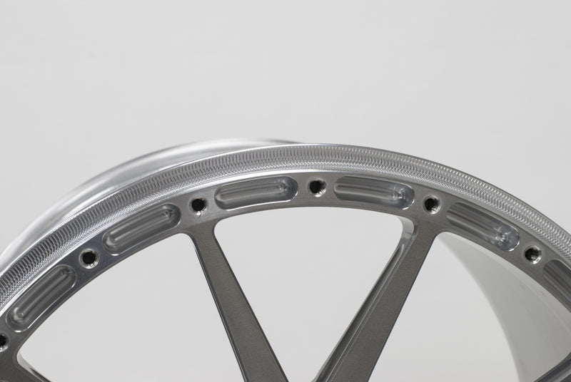 GS1R Beadlock - close-up view of machine detail and knurling