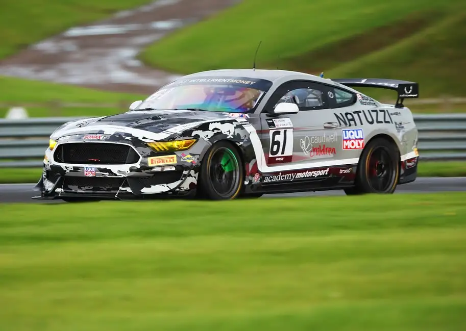Academy Motorsport Wins British GT4 Championship on GS1R Wheels