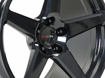 CF1 finished in Carbon Metallic Black with custom Z06 Deep Cap close up