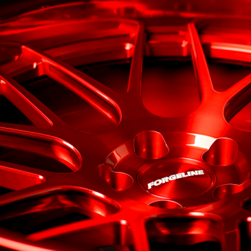 DE3C in Transparent Red - Hub detail