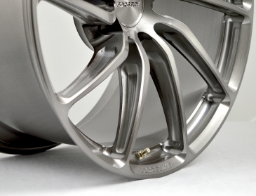 DR1 Finished in Transparent Smoke, rim detail