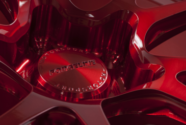 GA1R Open Lug Cap in Transparent Red hub detail